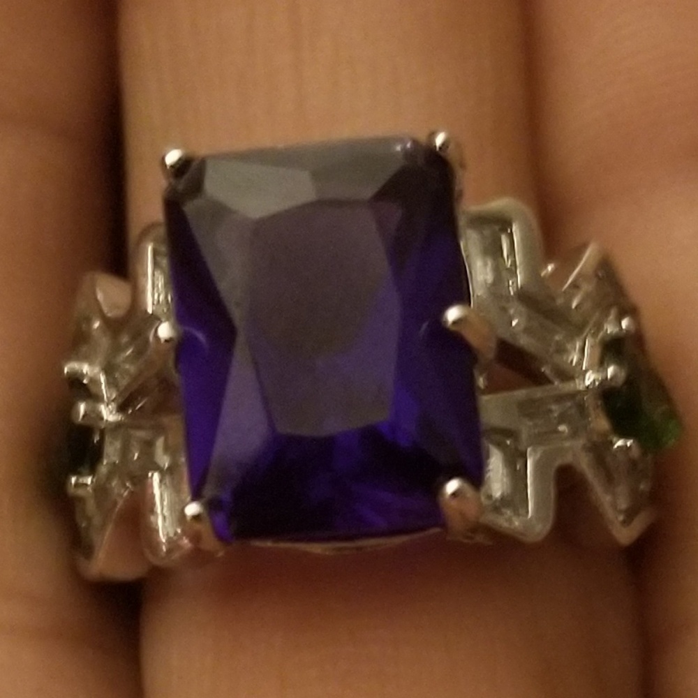 Size 8 Amethyst and emerald silver ring